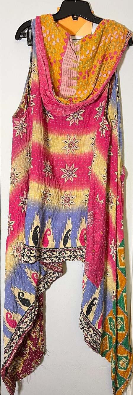 Kantha Bae Hooded Ruana Vest Patchwork Kantha Stitch One Size - Picture 2 of 2